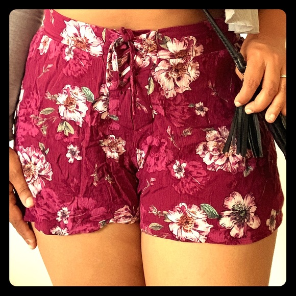 Torrid Burgundy floral-print short. - Picture 1 of 3